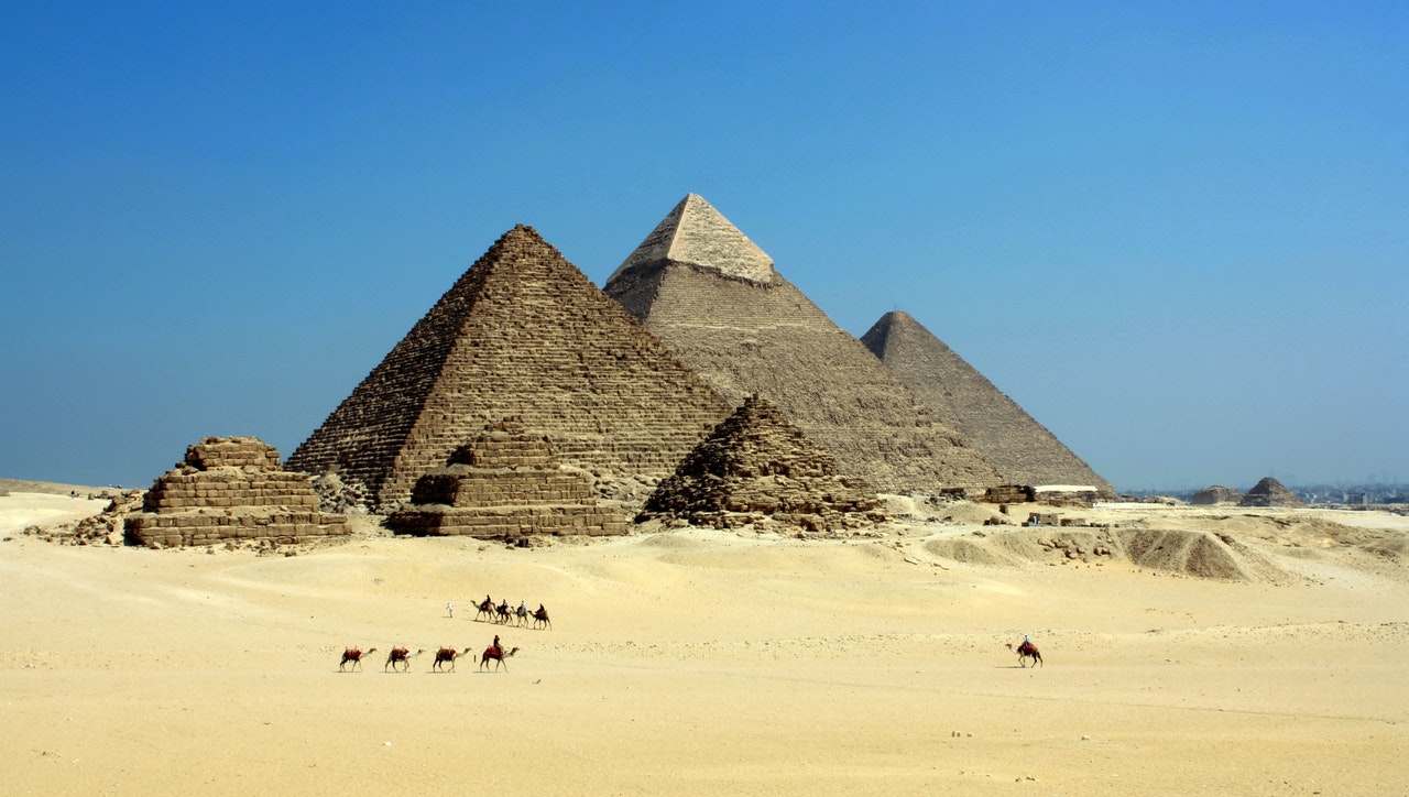 Kő és kockacukor, avagy a piramisok rejtélye